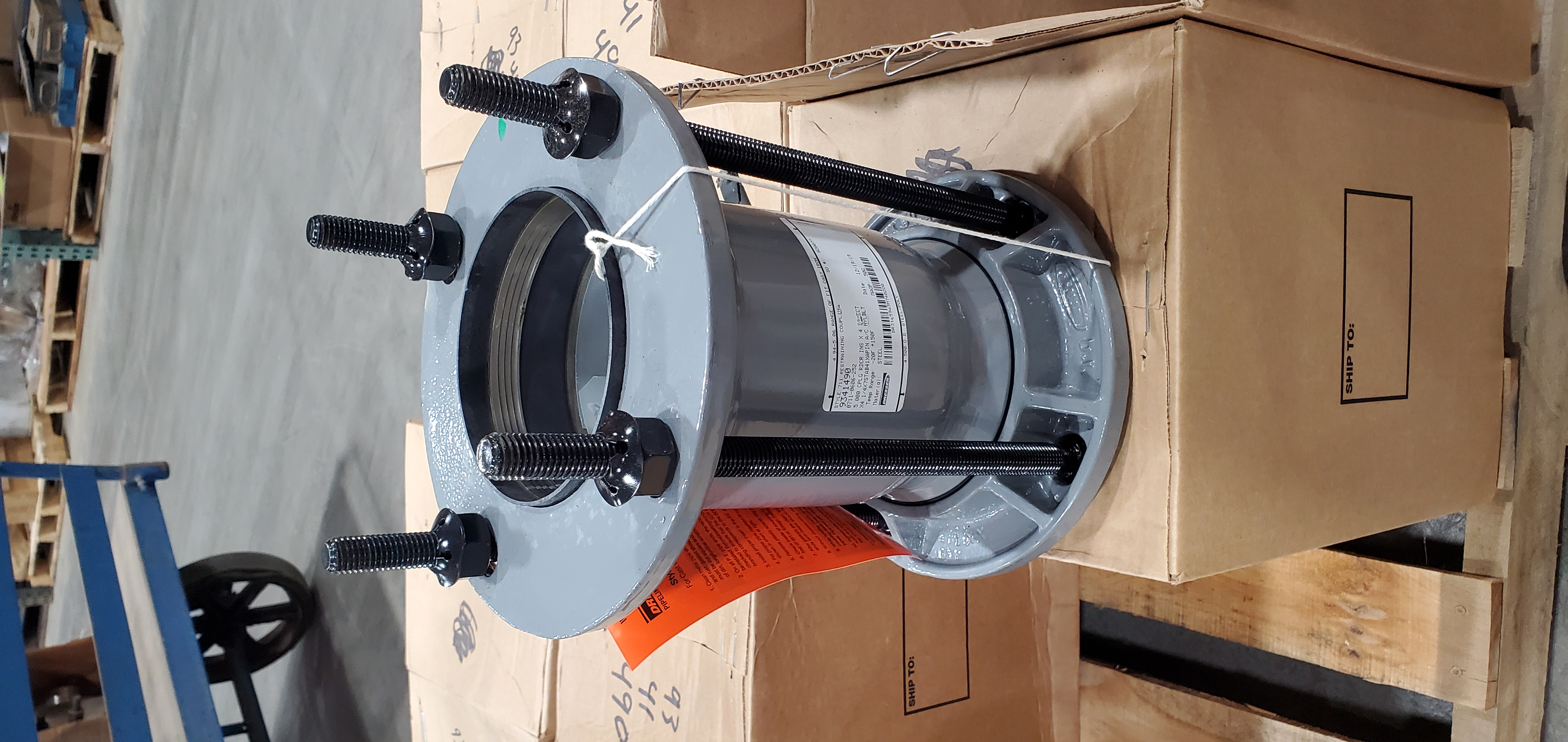 COUPLING, CIxCS/PE 4IN IPS COMP RESTRAIN